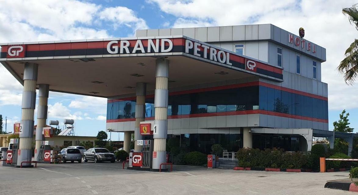 Grand Petrol Hotel