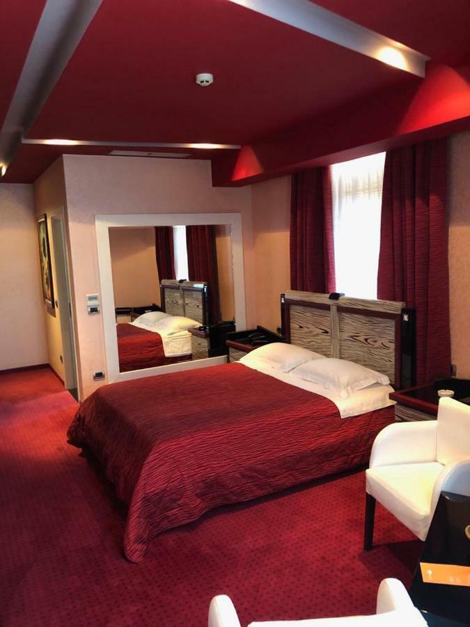 Hotel Grand Petrol Fier